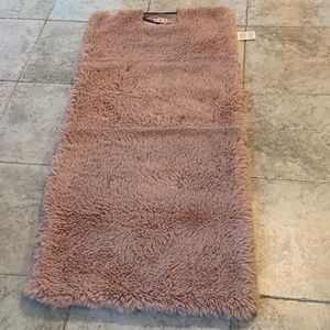 UGG Aussie decorative rug